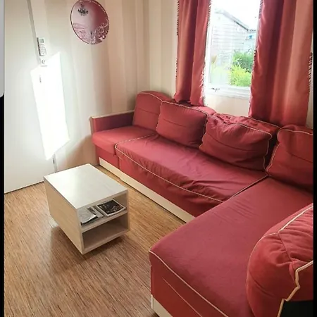 Les Charmettes אתר קמפינג